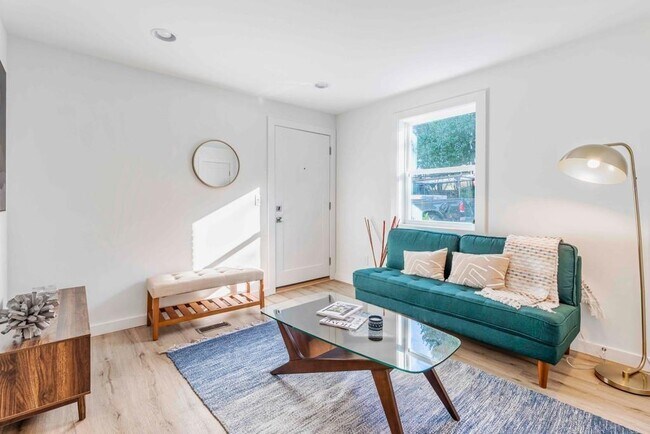 Foto del edificio - 1015 Greenwood Ave NE
