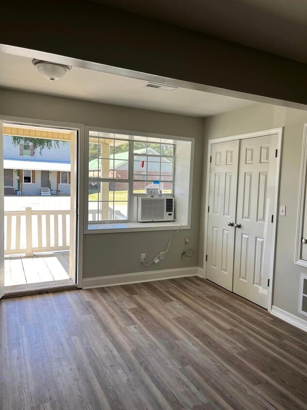 Building Photo - 2 Bedroom 2 Bath Coming Soon
