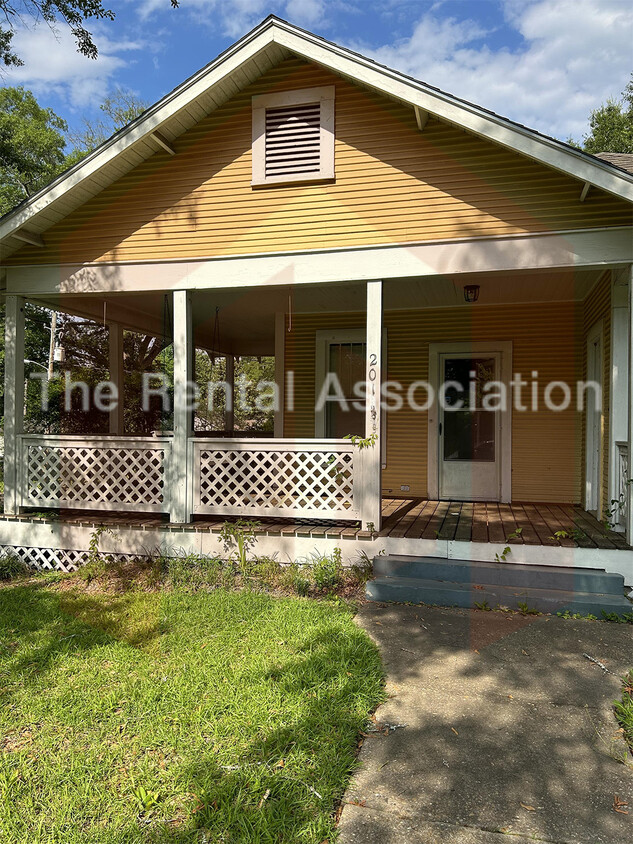 Foto principal - 201 S Farmerville St