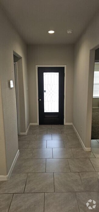 Building Photo - 7519 Highland Chase Dr