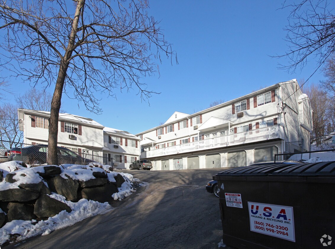 Primary Photo - Sylvan Apartments