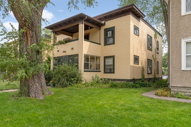 Foto del edificio - 3845 Grand Ave S