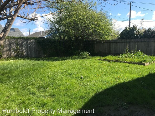 Building Photo - 2 br, 1 bath House - 1816 Zehndner Ave