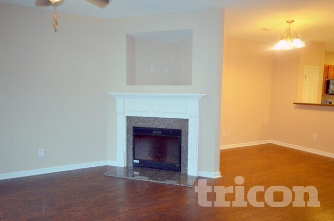 Foto del edificio - 5325 Oakley Commons Blvd