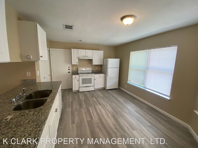 Foto del edificio - 3 br, 2 bath House - 8309 FOREST RIDGE DR.