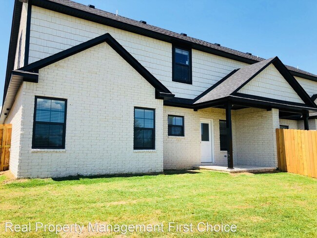 Building Photo - 3 br, 2.5 bath House - 6709 Maribette Rd L...