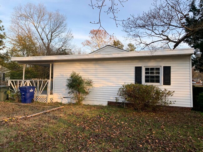 Building Photo - 2901 Jefferson Dr