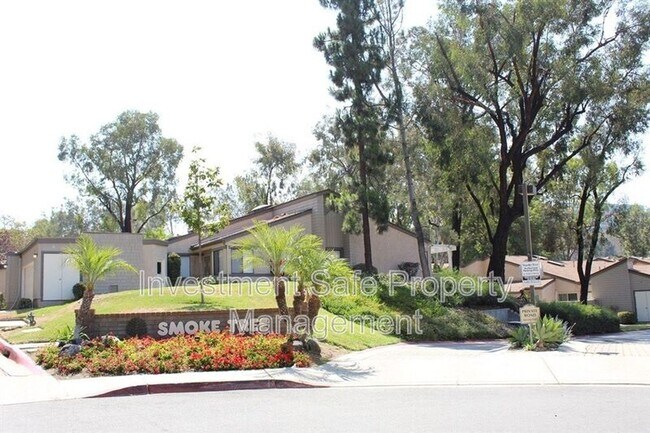 Foto del edificio - 5571 Adobe Falls Rd