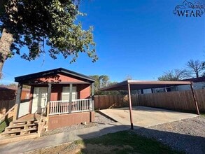 Building Photo - 414 S Clay St