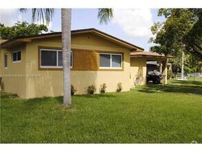 Best Luxury Pine Tree Manor Apartments for Rent - Cutler Bay, FL - 5 ...