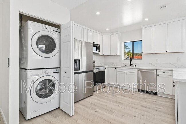 Building Photo - 307 San Elijo St