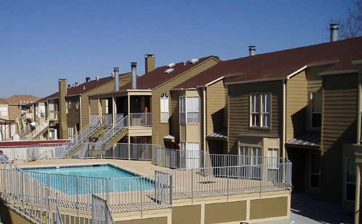Primary Photo - 1/1 Apartment Walking Distance to UT