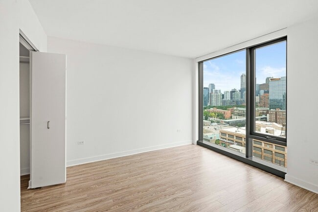 Photo - 1342 S Michigan Ave Apartment