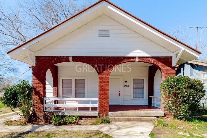 Primary Photo - 8328 5th Ave S