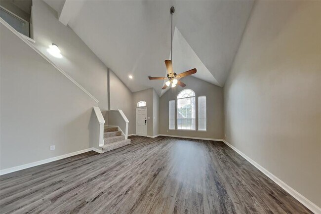 Foto del edificio - 20415 Drakewood Dr
