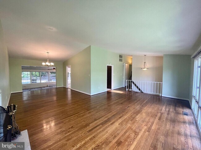 Building Photo - 3112 Brooklawn Terrace
