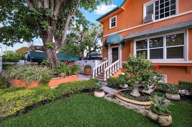 Foto del edificio - 1033 NW 6th St