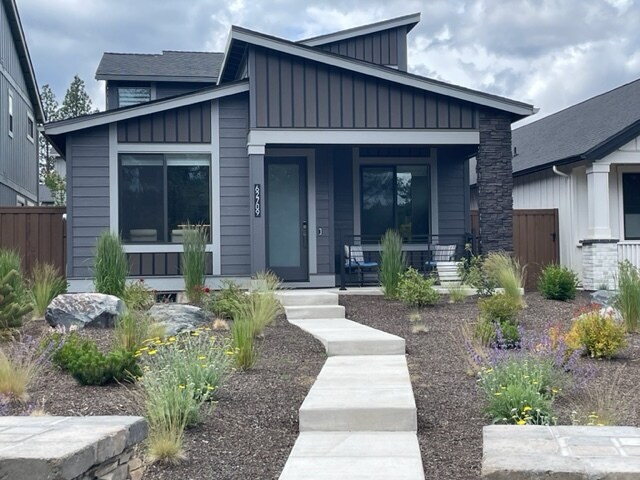 Foto del edificio - 62709 McClain Dr
