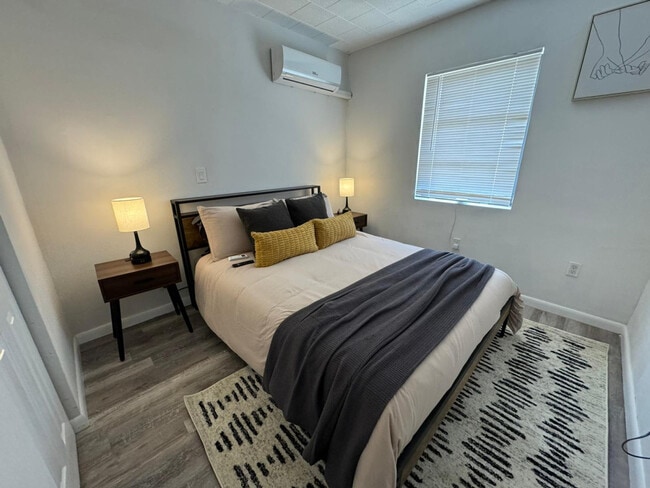 Building Photo - 2635 SW 24th Ave