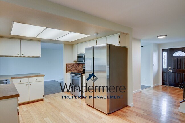 Foto del edificio - 3-bedroom, 2.5-bathroom With Private Beach Access