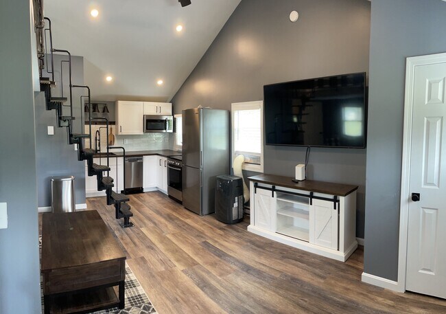 Photo - 999 US-4 House