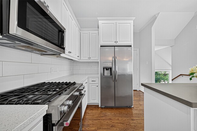 Foto del edificio - 1630 W 24th St