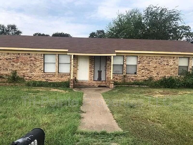 Foto principal - 929 Meadowlark Cir