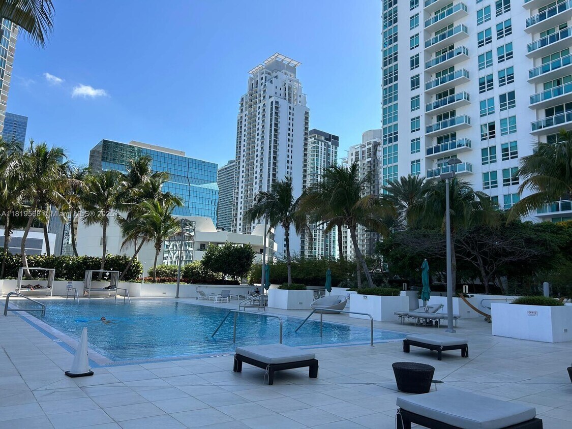 Foto principal - 950 Brickell Bay Dr