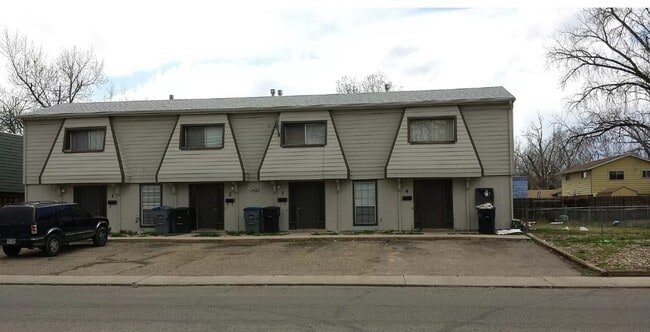 Building Photo - 1303 S Coffman St