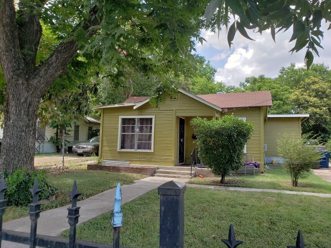 Primary Photo - 3 br, 1 bath House - 1035 Gulf St