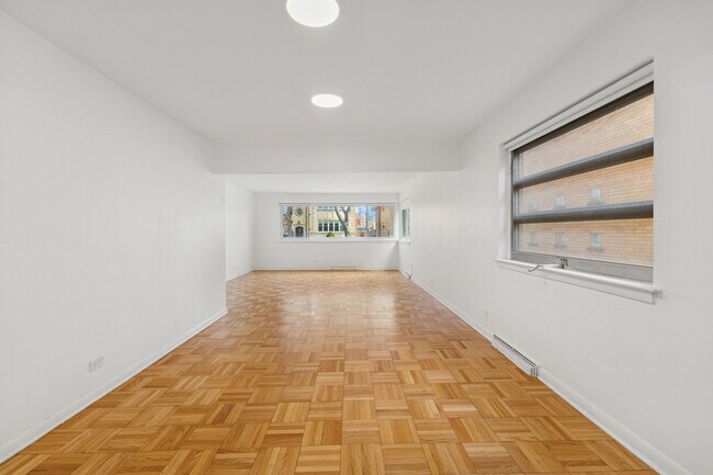 Building Photo - 10454 S Claremont Ave