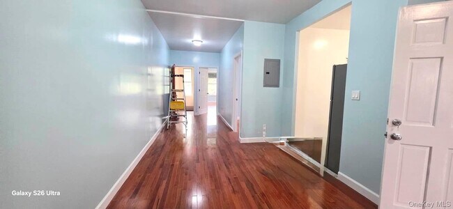 Foto del edificio - 33-30 89th St
