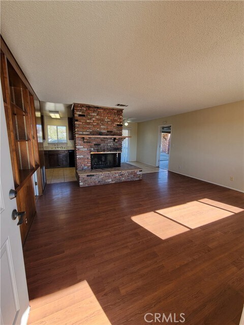 Foto del edificio - 19136 Outer Hwy 18 N