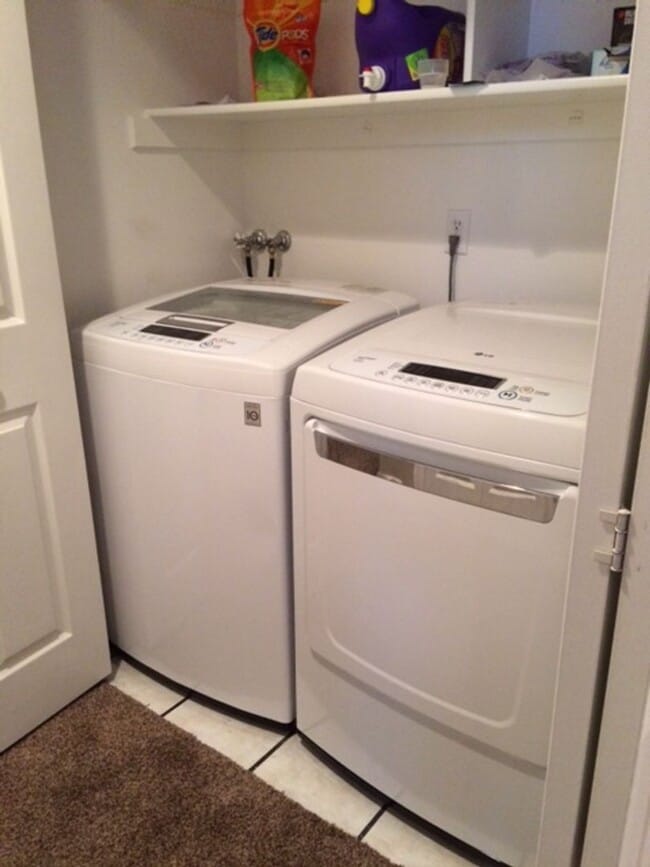 Building Photo - Canterwood Condo Unit 16