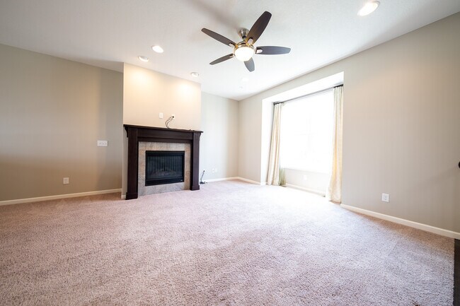 Foto del edificio - 8279 Norwood Ln N