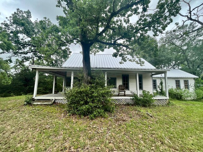 Foto del edificio - Beautiful 3/2 Farmhouse on Acreage