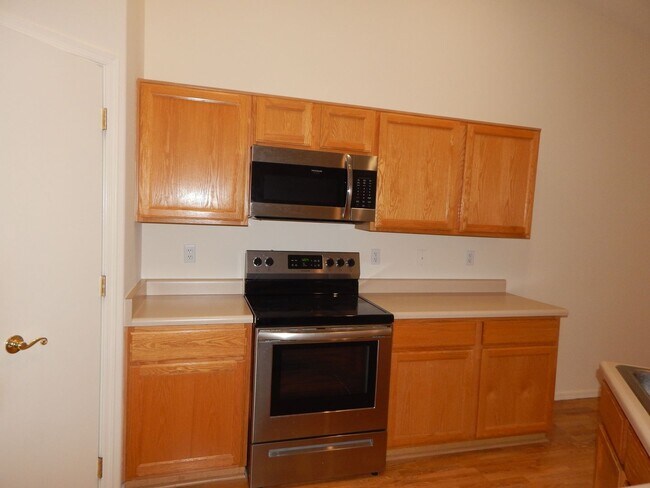 Foto del edificio - 3 Bedroom 2 Baths 1844 Sqft in Bluffs