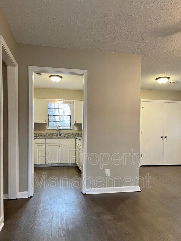 Building Photo - 3894 Houghton Cove