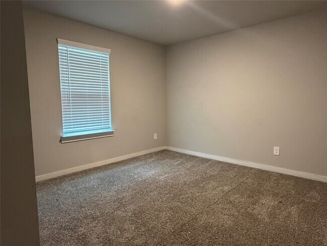 Building Photo - 29422 Pikes Peak Dr