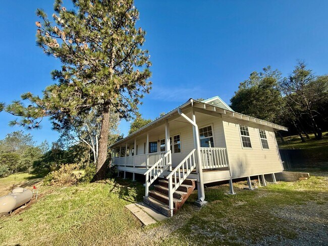 Foto del edificio - 16083 Indian Springs Ranch Rd