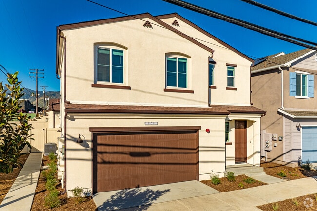 Building Photo - Aspan Square Homes