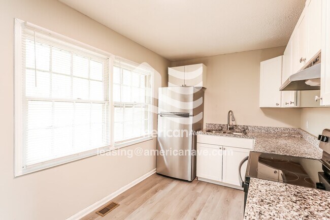 Building Photo - 146 Harmony Dr