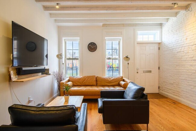 Photo - 2028 Webster St House