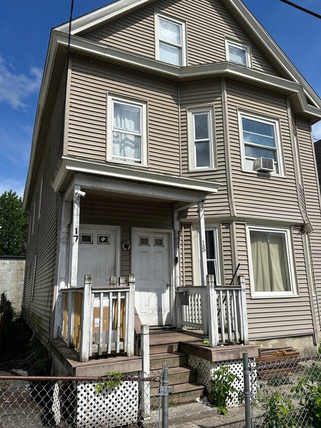 15 Middlesex Park Unit 2nd floor, Lowell, MA 01851 Apartments in