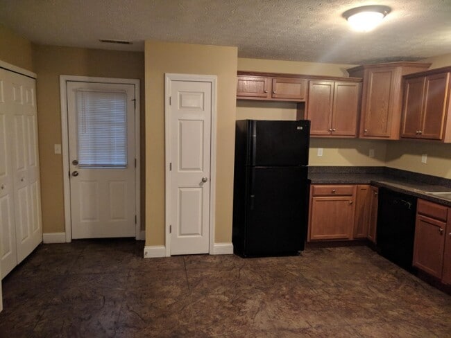 Building Photo - 1527 Lynch Ln