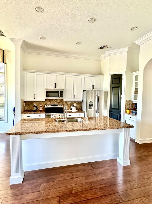 Building Photo - 8186 NW 105th Ln