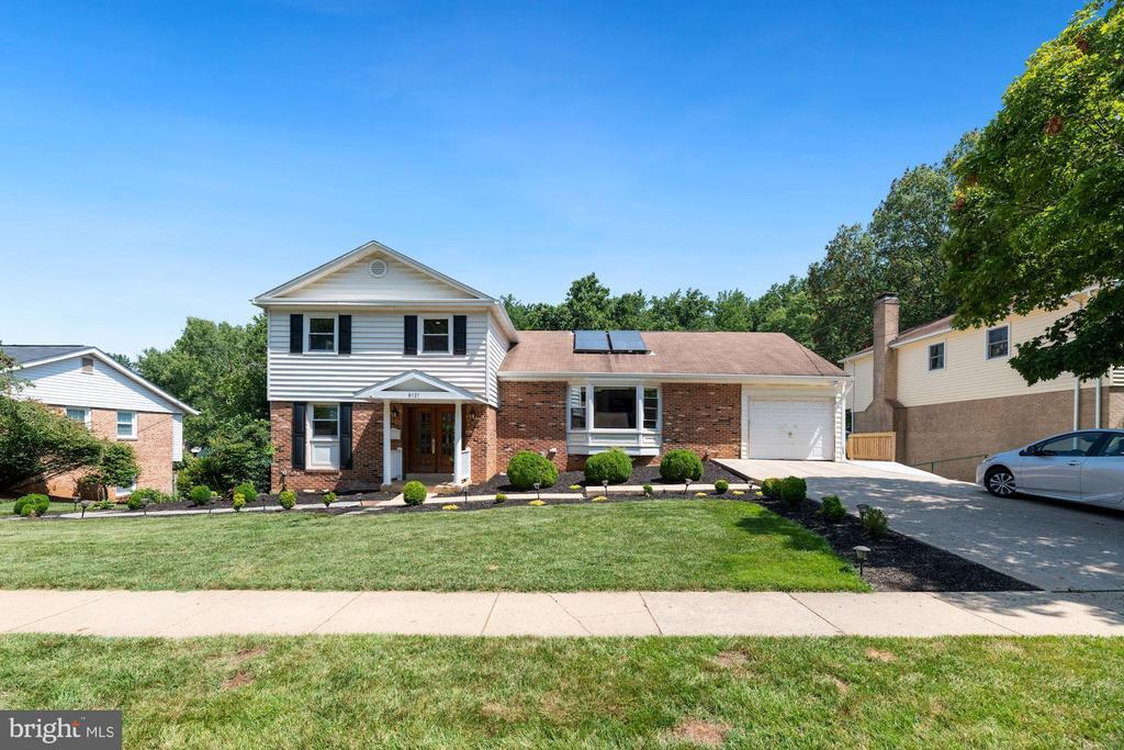 Foto principal - 8121 Briar Creek Dr