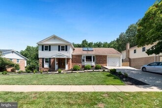 Building Photo - 8121 Briar Creek Dr