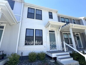 Building Photo - 1678 St George Blvd
