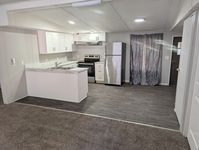 Foto del edificio - Lovely Home is Quiet Southwest Jacksonville Neighborhood